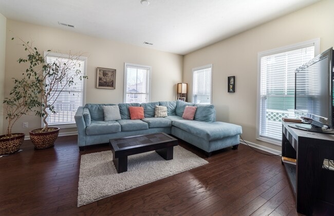 Foto del edificio - Available Sept 4th, 2026!