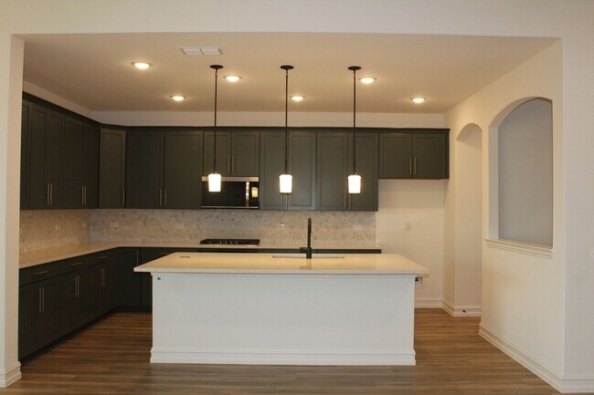 Building Photo - 5 Bedroom Single Family Home in Little Elm