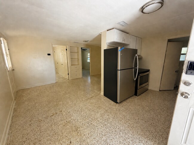 Foto del edificio - 5808 Olive Dr