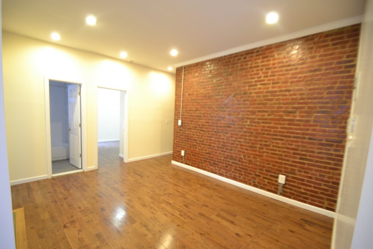 Foto principal - 25 Vermilyea Ave