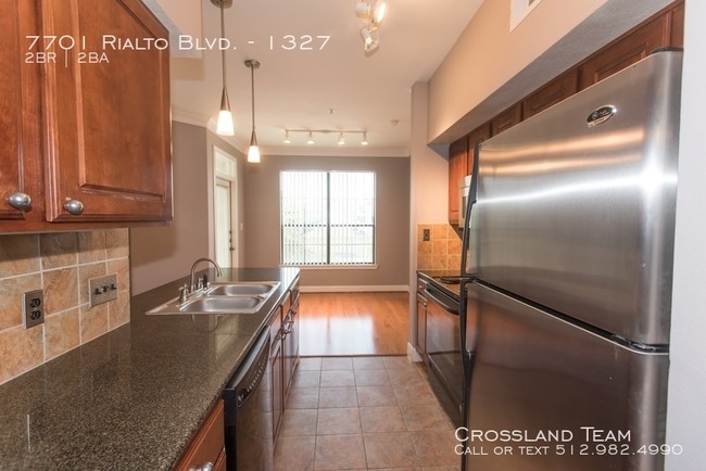 Building Photo - Vista Hills Condomium in SW Austin