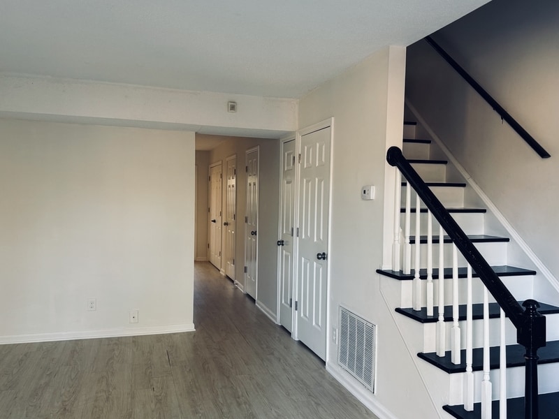 Photo - 1513 Kendall Drive - 1