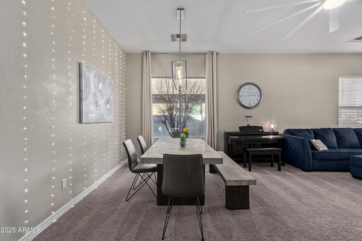 Foto principal - 3344 E Grand Canyon Dr