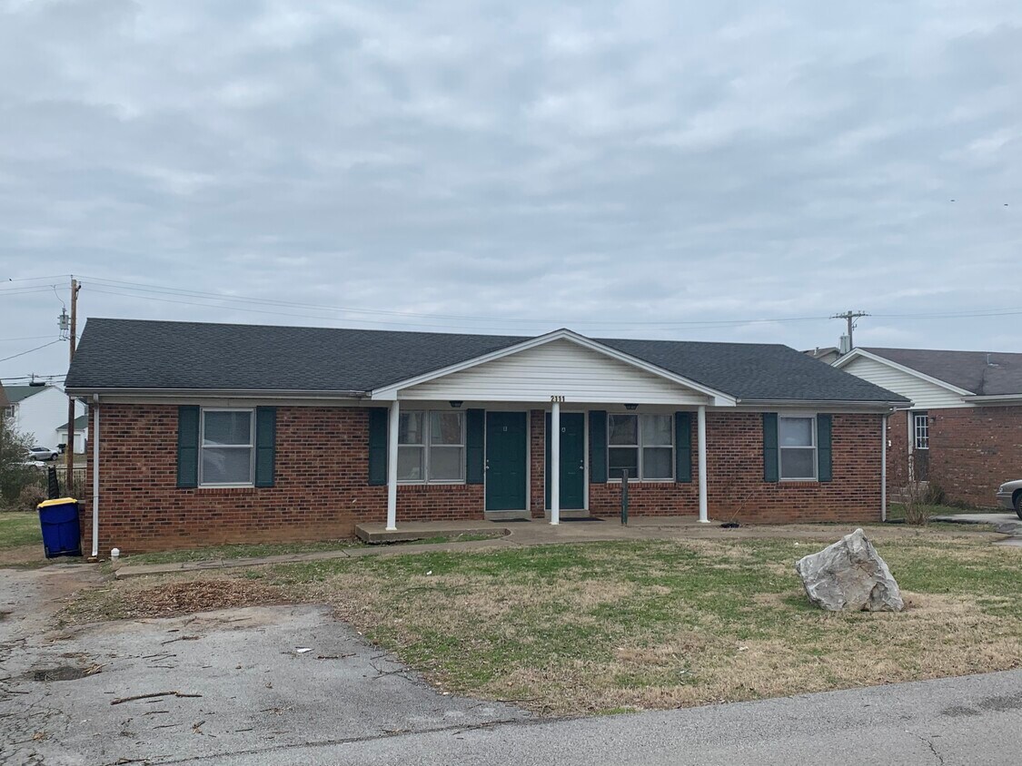 Primary Photo - 2111 Rock Creek Dr