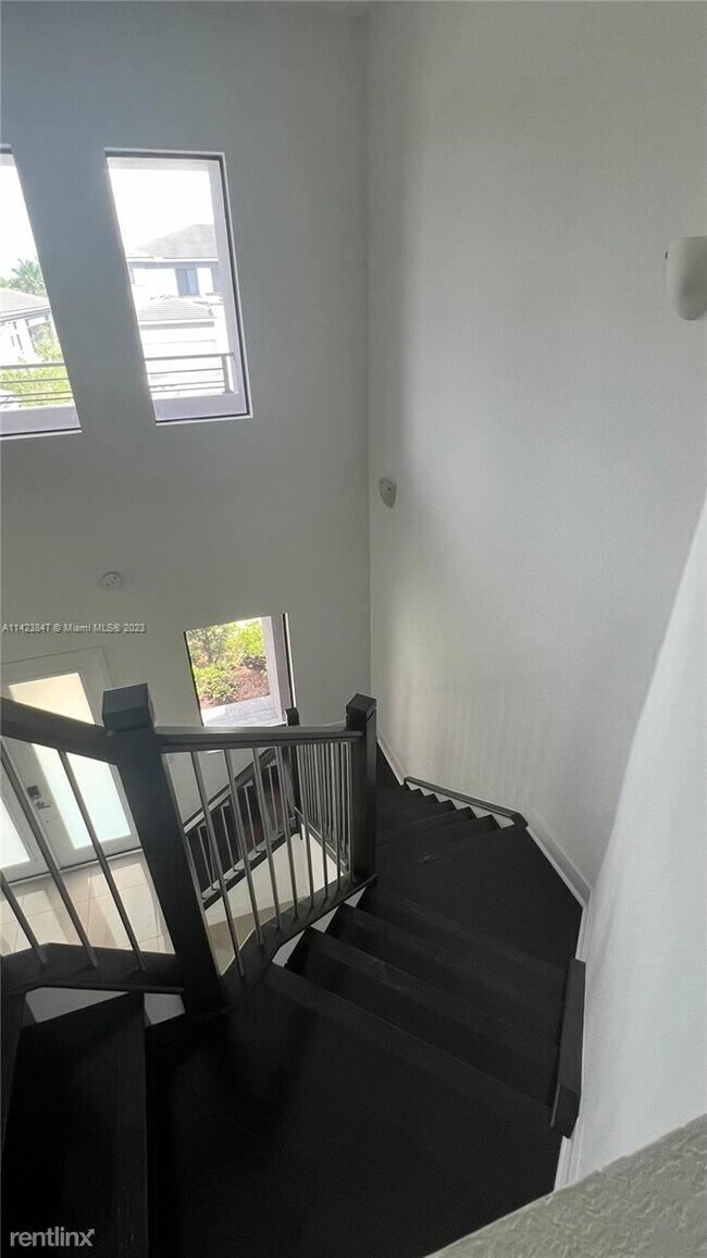 Building Photo - 5 br, 6 bath House - 10675 Coral St # 0