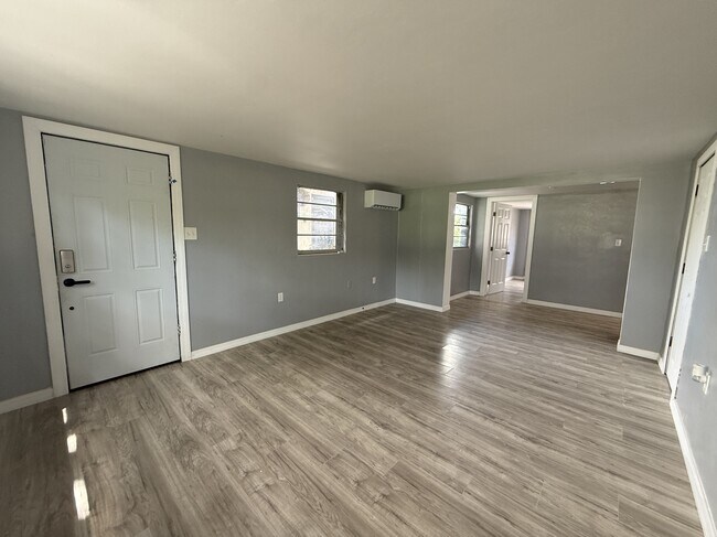 Foto del edificio - 669 Avenue B NW