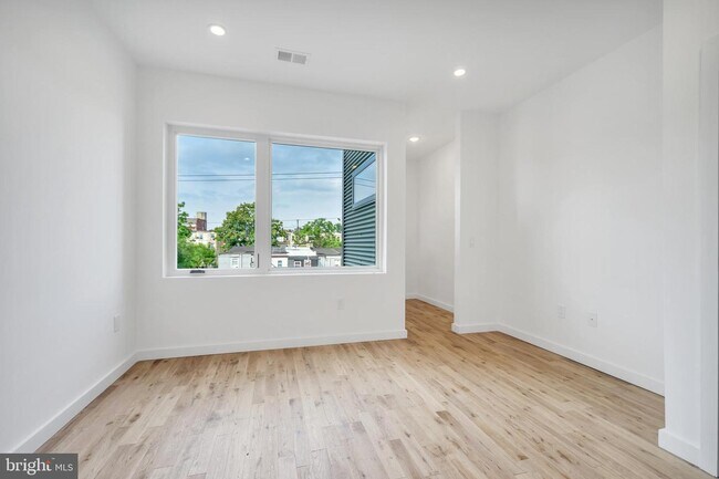 Foto del edificio - 2413 N 3rd St