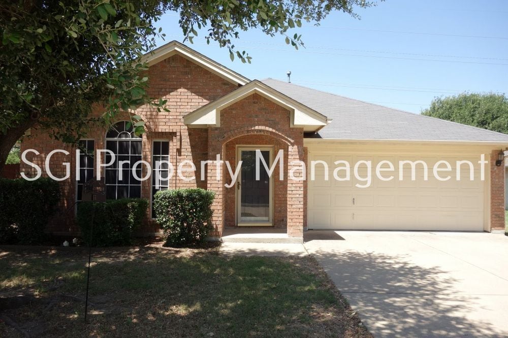 Great Floorplan in this 3 Bedroom Beauty! House for Rent in Saginaw