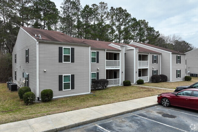 Building Photo - Pine Knoll Apartments