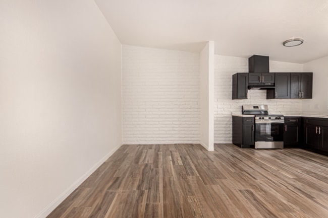 Foto del edificio - 5946 W Rose Ln