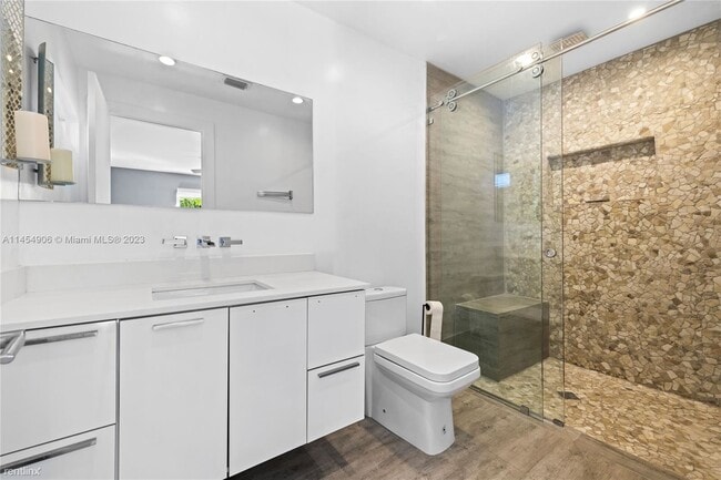 Building Photo - 3 br, 2 bath House - 5840 SW 93rd Pl