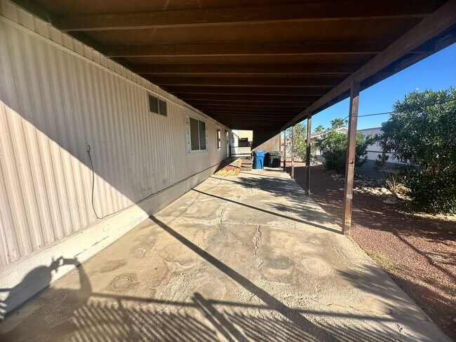Foto del edificio - charming 2 bedroom mobile close to River