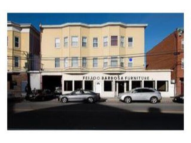 Building Photo - 599 Main St