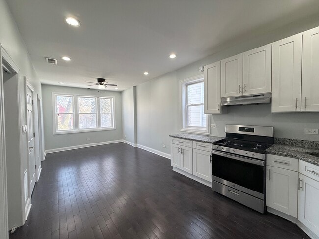 Building Photo - 1520 S Kedvale Ave