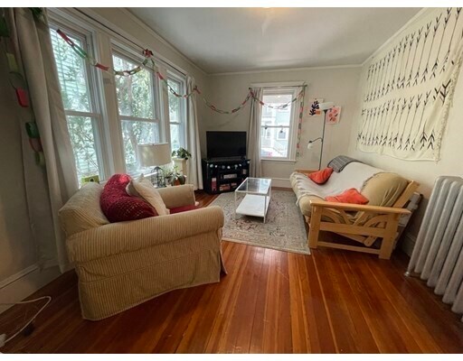 Primary Photo - 10 Magnus Ave