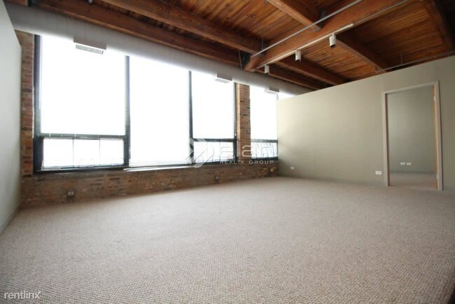 Building Photo - 1 br, 1 bath  - 925 W HURON Apt 510 Unit 510