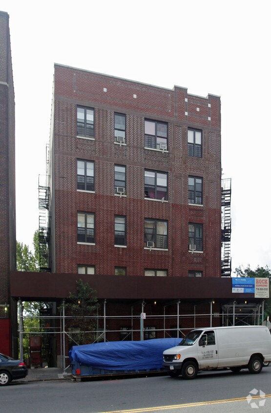 Building Photo - 1076 Faile St