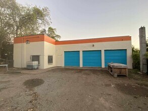 Building Photo - 14991 Lebanon Rd