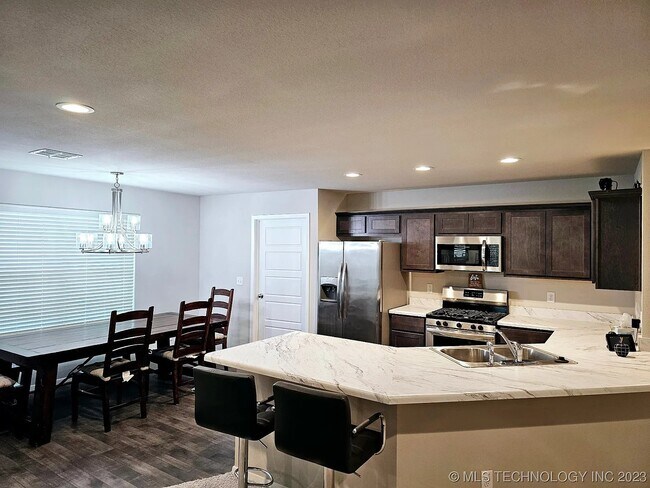 Foto del edificio - 7421 E 159th Pl S