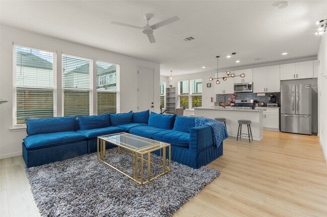 Building Photo - 1266 Oakmont Bnd Dr