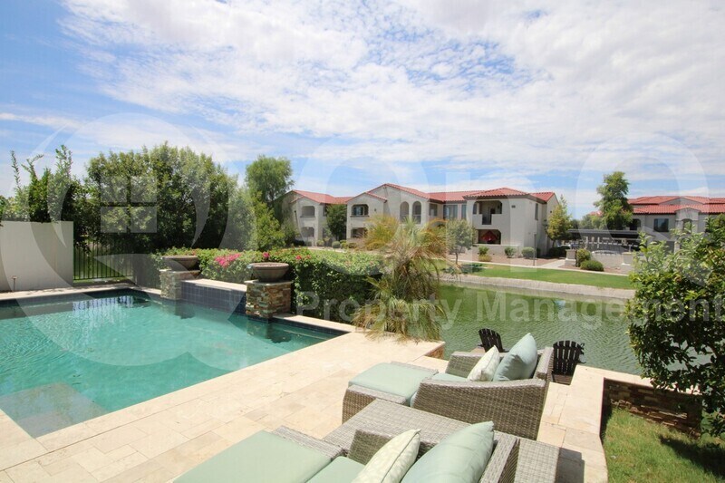 Primary Photo - 3210 S Waterfront Dr