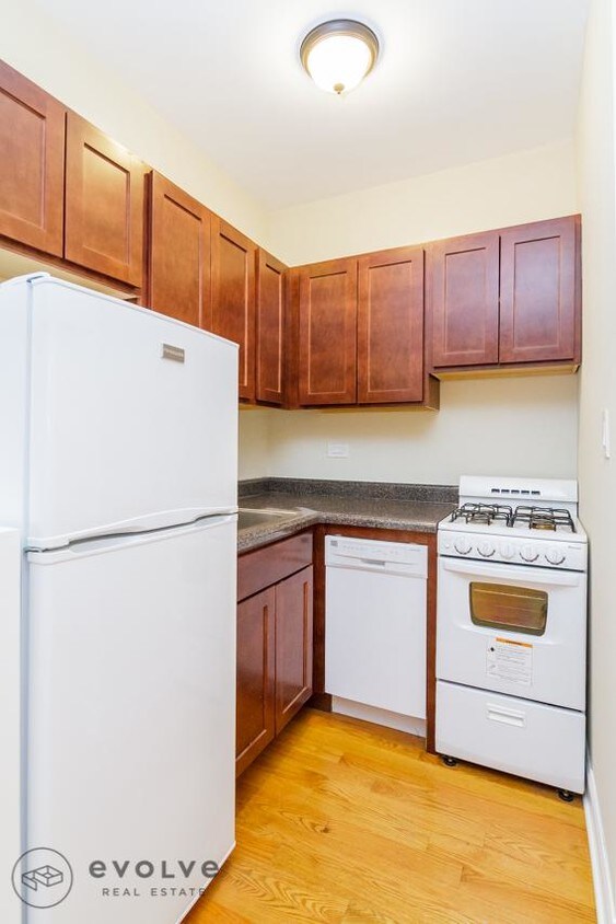 Primary Photo - 839 W Wolfram St