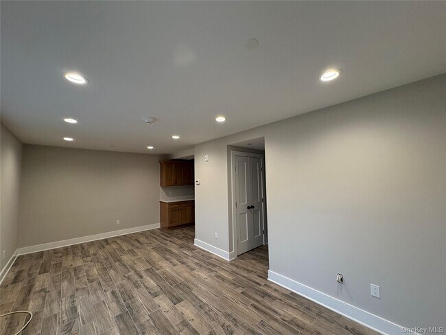 Foto del edificio - 455 Sunrise Hwy