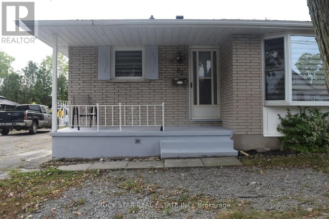 Building Photo - 82 Deere St