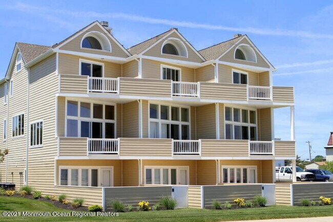 Foto del edificio - 152 Ocean Blvd N