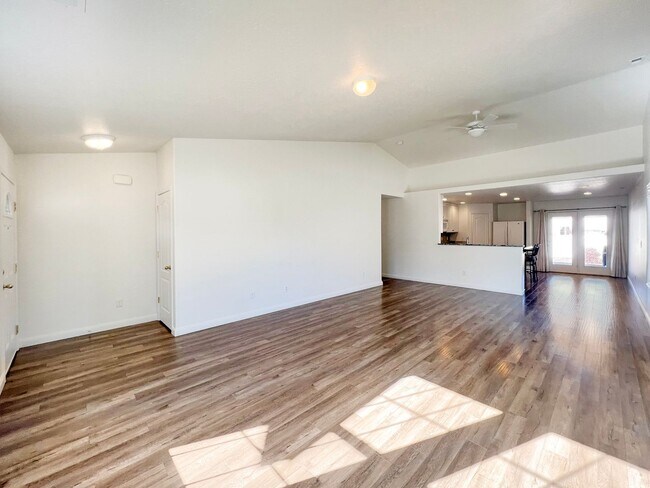 Foto del edificio - Suburban Dream: Exquisite 3BR Retreat with Modern Comforts and a Pet-Friendly Yard in Meridian