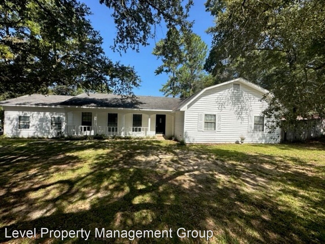 Primary Photo - 3 br, 2 bath House - 572 Ridgewood Drive