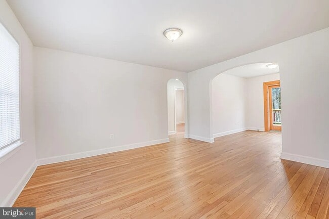 Building Photo - 2957 Strathmeade St