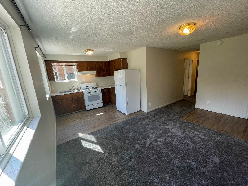 Foto principal - 4556 Madison St NE