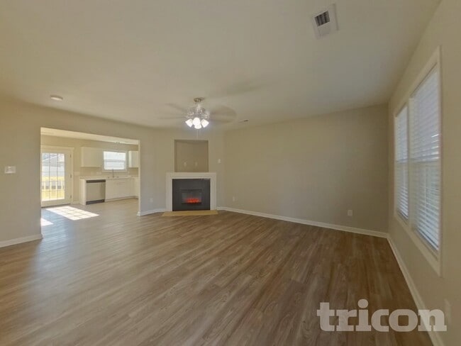 Building Photo - 1550 Oakdale Green Dr