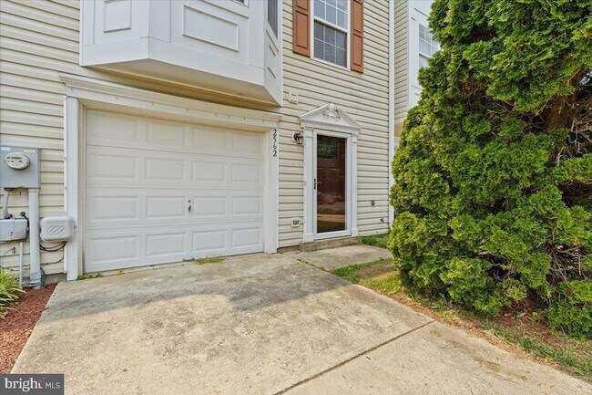 Foto del edificio - 2562 Woodland Pl