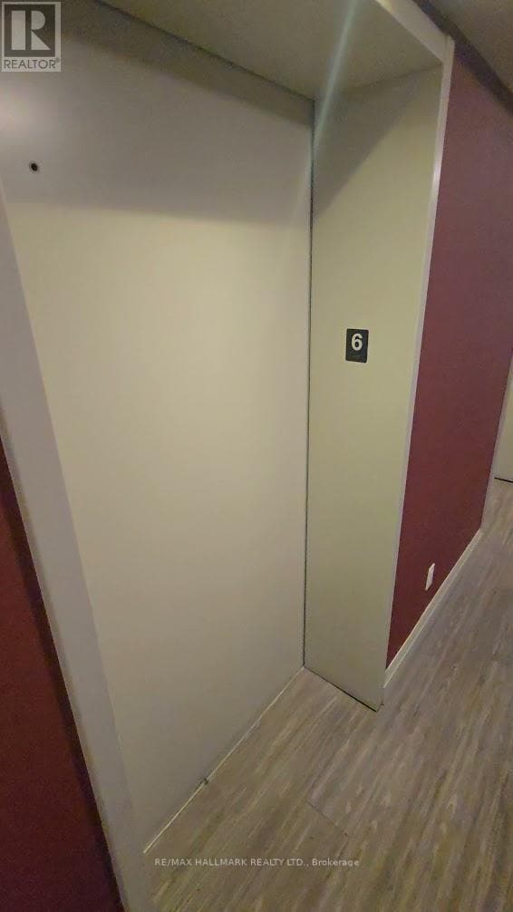 Building Photo - 30 Meadowglen Pl