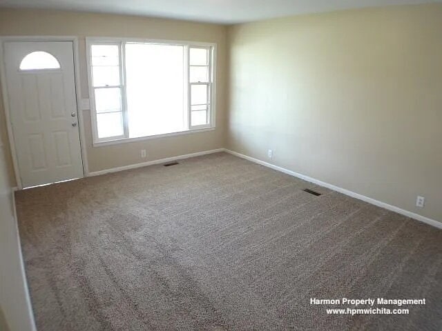 Building Photo - 4516 S Elizabeth Ave