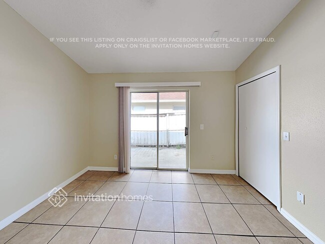 Foto del edificio - 9624 Hollyhill Dr