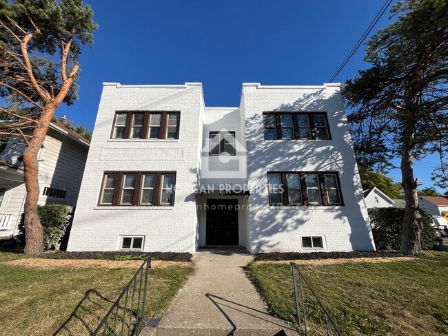 Foto del edificio - 330 E 12th St