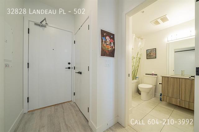 Photo du bâtiment - Centrally Located Condo in Abbotsford