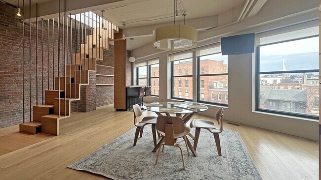 Foto del edificio - 90 N Washington St