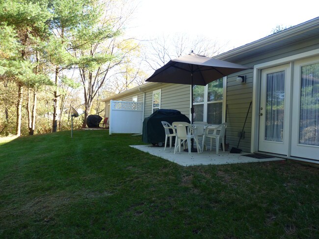 Foto del edificio - 724 Greenlawn Rd