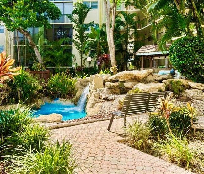 Building Photo - 5300 NE 24th Terrace