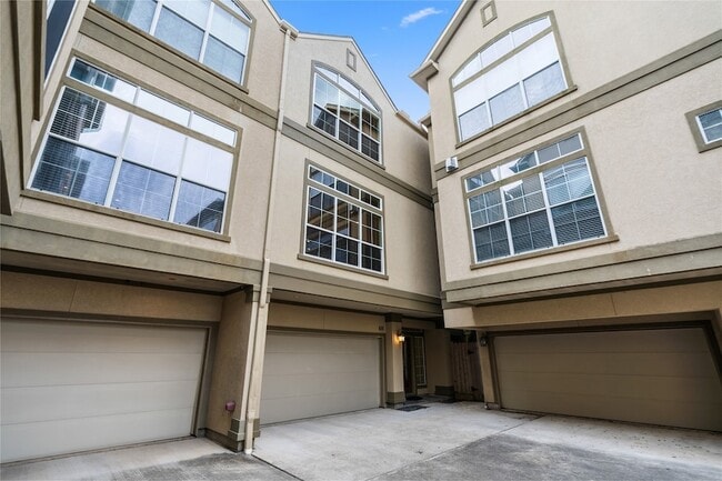 Photo - 408 Fowler St Apartment