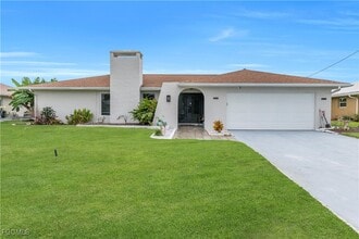 Building Photo - 3746 SE 1st Pl