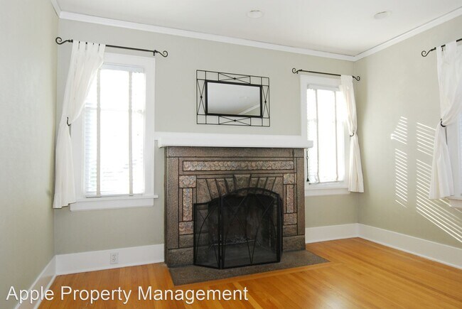 Foto del edificio - 2 br, 1 bath House - 7734 10th Ave NW