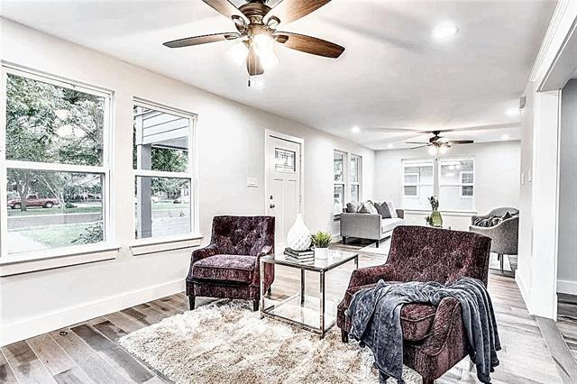 Foto del edificio - 311 S Oak Cliff Blvd