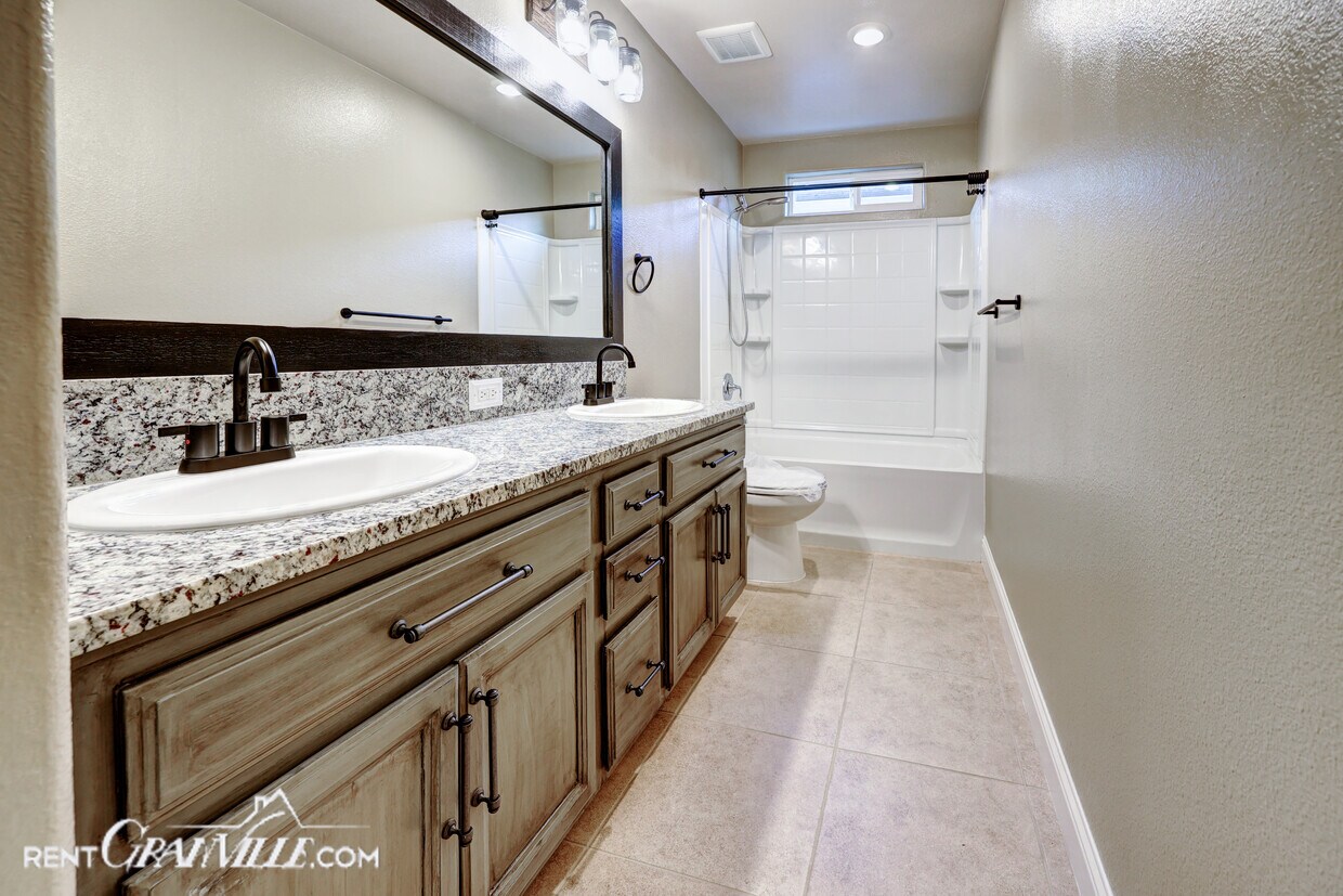 496 S Cascade Way, Madera, CA 93636 House Rental in Madera, CA