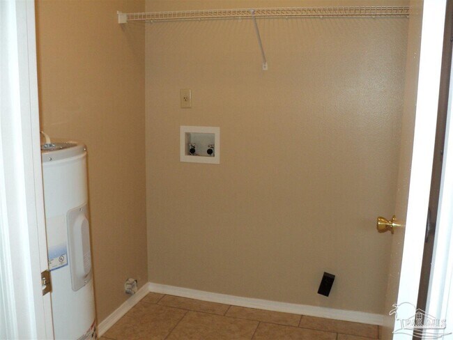 Foto del edificio - 417 Oak Knoll Ln