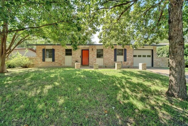 Foto del edificio - Charming North Austin Home off 183 & Lamar